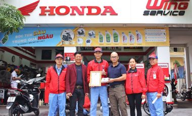 Honda Vũ Hoàng Lê vinh dự được vinh danh và trao thưởng vì thành tích tốt trong hoạt động