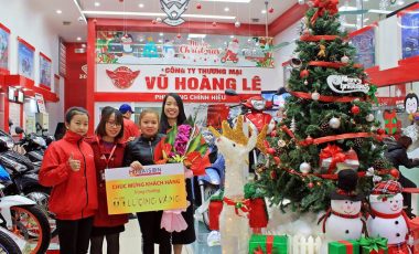Khách hàng đầu tiên trúng vàng tại Miền Bắc khi mua xe trả góp