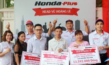 Trao bồi thường HondaPlus cho 3 khách hàng thân thiết của Honda Vũ Hoàng Lê