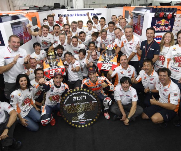 MotoGP 2017 chặng 18: Chiến thắng áp đảo của Repsol Honda Team và và danh hiệu cho Nhà sản xuất của năm